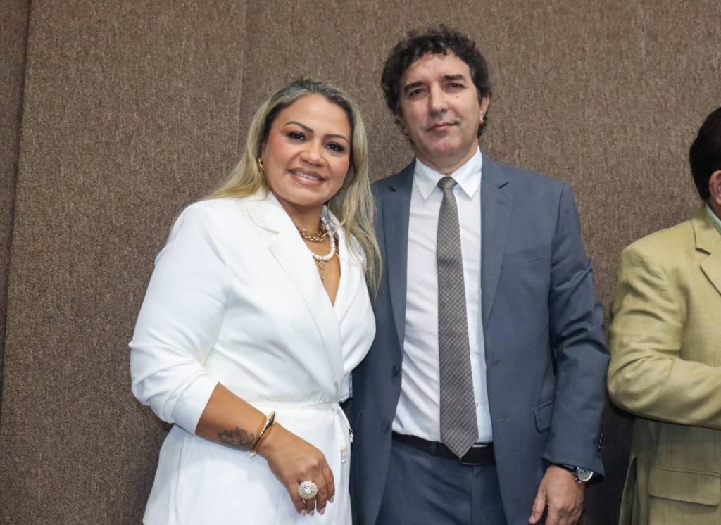 TSE mantém inelegibilidade de ex-vereadora de Itacoatiara por vínculo familiar com&nbsp;prefeito