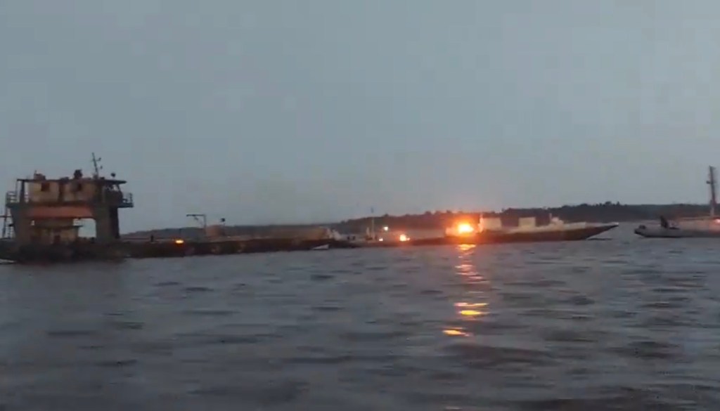 Piratas atacam balsas com combustível no Rio Amazonas e provocam&nbsp;incêndio