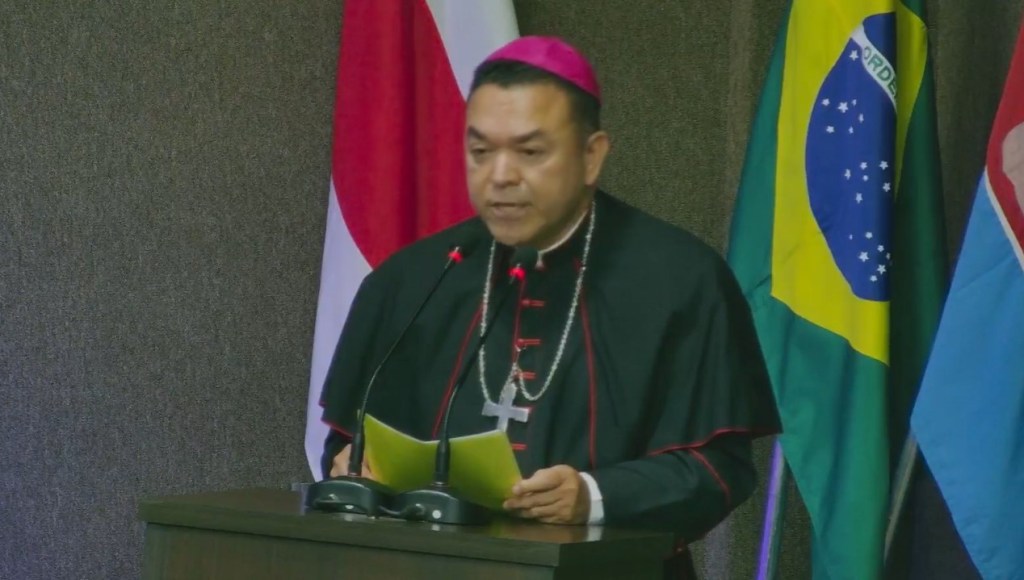 Bispo de Itacoatiara recebe título de cidadão itacoatiarense em sessão solene na Câmara&nbsp;Municipal